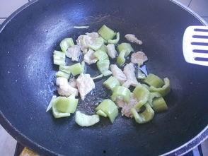 红色的蛇瓜可以吃吗视频,揭秘美味与营养的双重惊喜