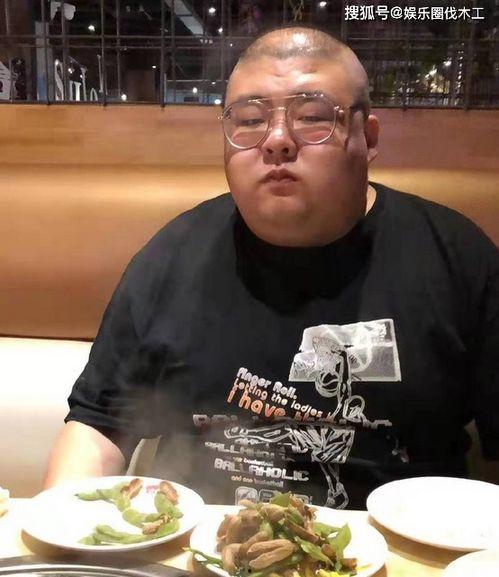 和二表哥一起吃瓜的视频,欢乐时光尽收眼底  第2张