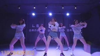 热舞吃瓜酒吧视频,酒吧现场嗨翻夜空! 第3张 热舞吃瓜酒吧视频,酒吧现场嗨翻夜空! 第3张